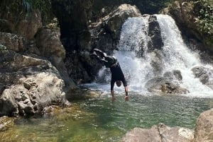 Il miglior trekking alle cascate, alle piscine naturali e alla piantagione di caffè