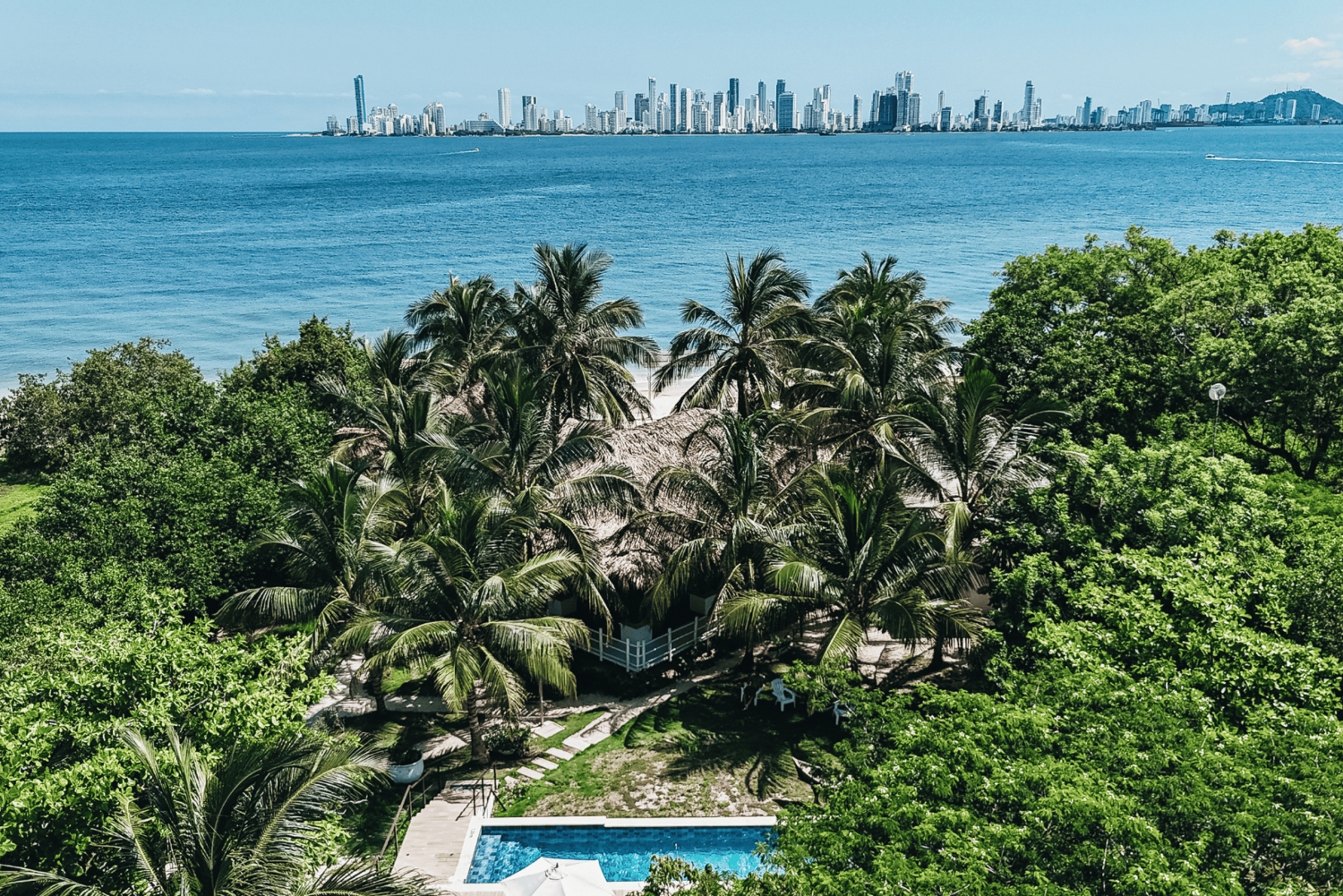Isla Tierra Bomba: Pasadía en Marine Beach Club