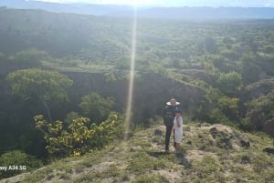 Tour comunitário Biodiversidade Latatacoa Deserto Villavieja