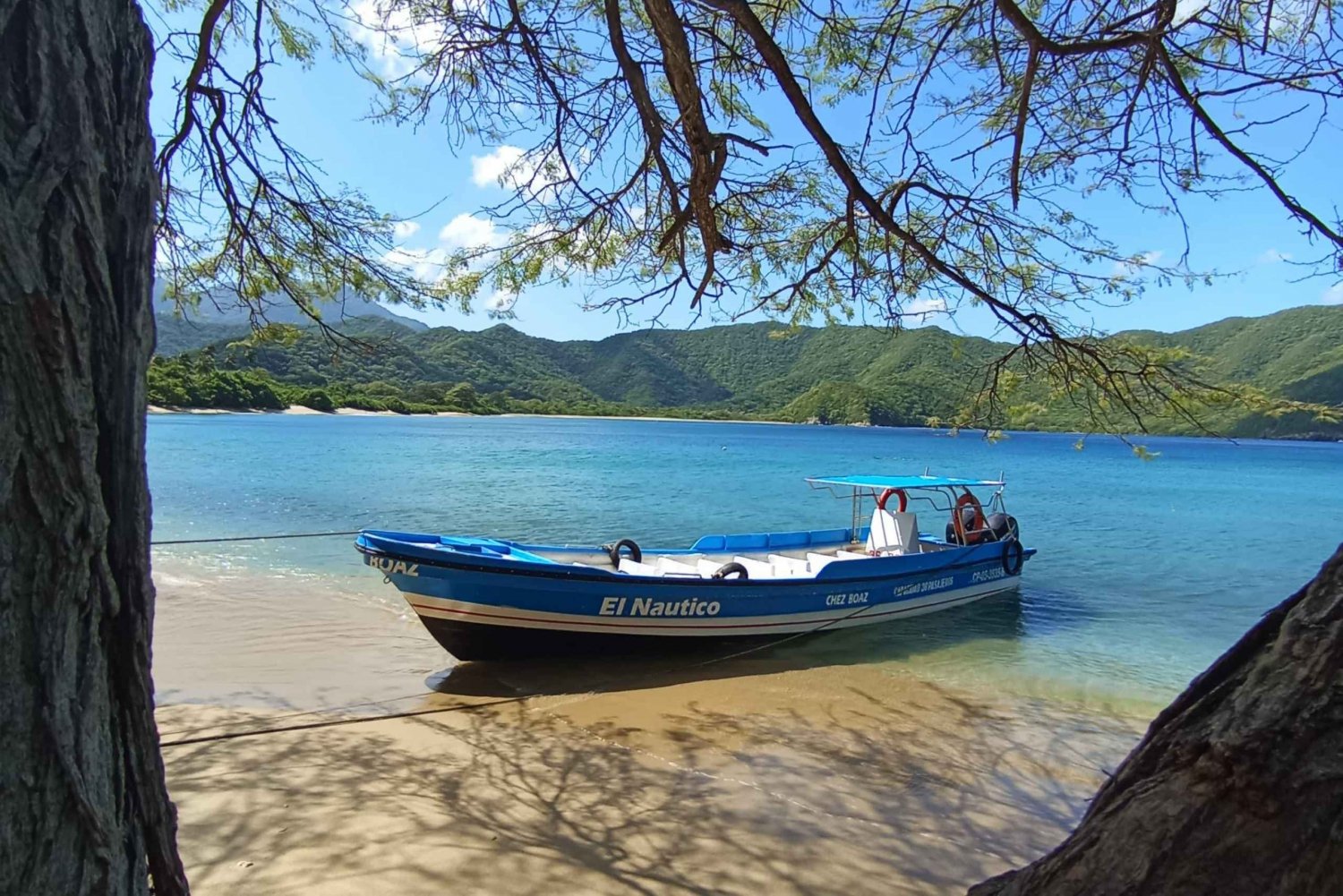 TOUR EN LANCHA RAPIDA AL TAYRONA PLAYA CRISTAL