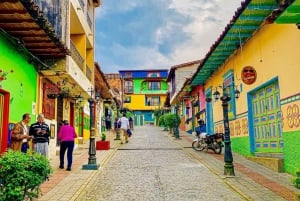 Tur Guatapé - Piedra del Peñol med avgång från Medellín