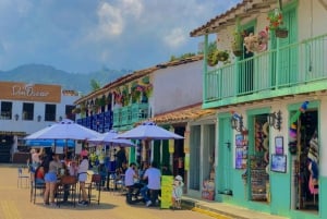 Tur Guatapé - Piedra del Peñol med avgång från Medellín