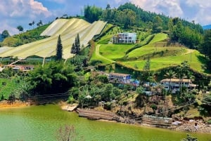 Tur Guatapé - Piedra del Peñol med avgång från Medellín