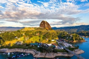 Discover Guatapé: Guided tour, culture, landscapes, and lunch included