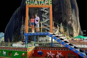 Discover Guatapé: Guided tour, culture, landscapes, and lunch included