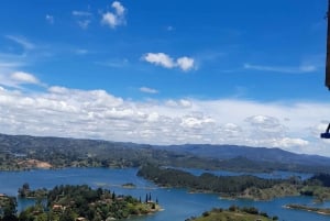 Tour Privado: Guatape Piedra Réplica Peñol Alto Chocho Barco