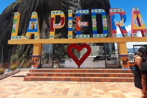 Yksityiskierros: Guatape Piedra Replica Peñol Alto Chocho Barco