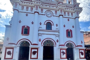 Tur till Guatapé: Alto del Chocho, Piedra del Peñol, lunch och mycket mer