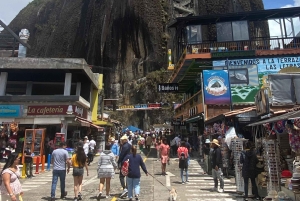 Tur till Guatapé: Alto del Chocho, Piedra del Peñol, lunch och mycket mer