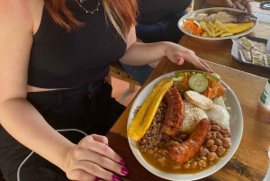 Tur till Guatapé: Alto del Chocho, Piedra del Peñol, lunch och mycket mer