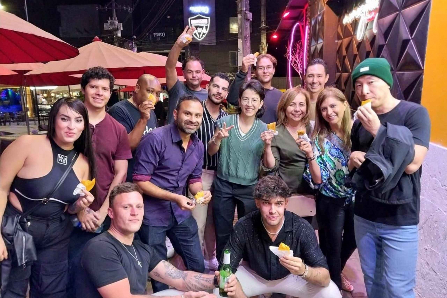Medellín: Tour nocturno con bares y discotecas en las azoteas