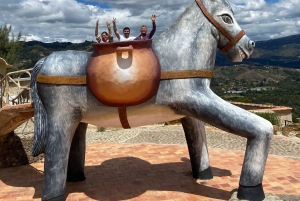 Villa de Leyva: tour guiado a Ráquira con almuerzo incluido.