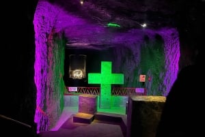 Besök saltkatedralen i Zipaquirá. Daglig avgång!