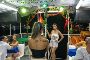 ホワイトナイトボートパーティー：ビュッフェディナー、ダンス、オープンバー