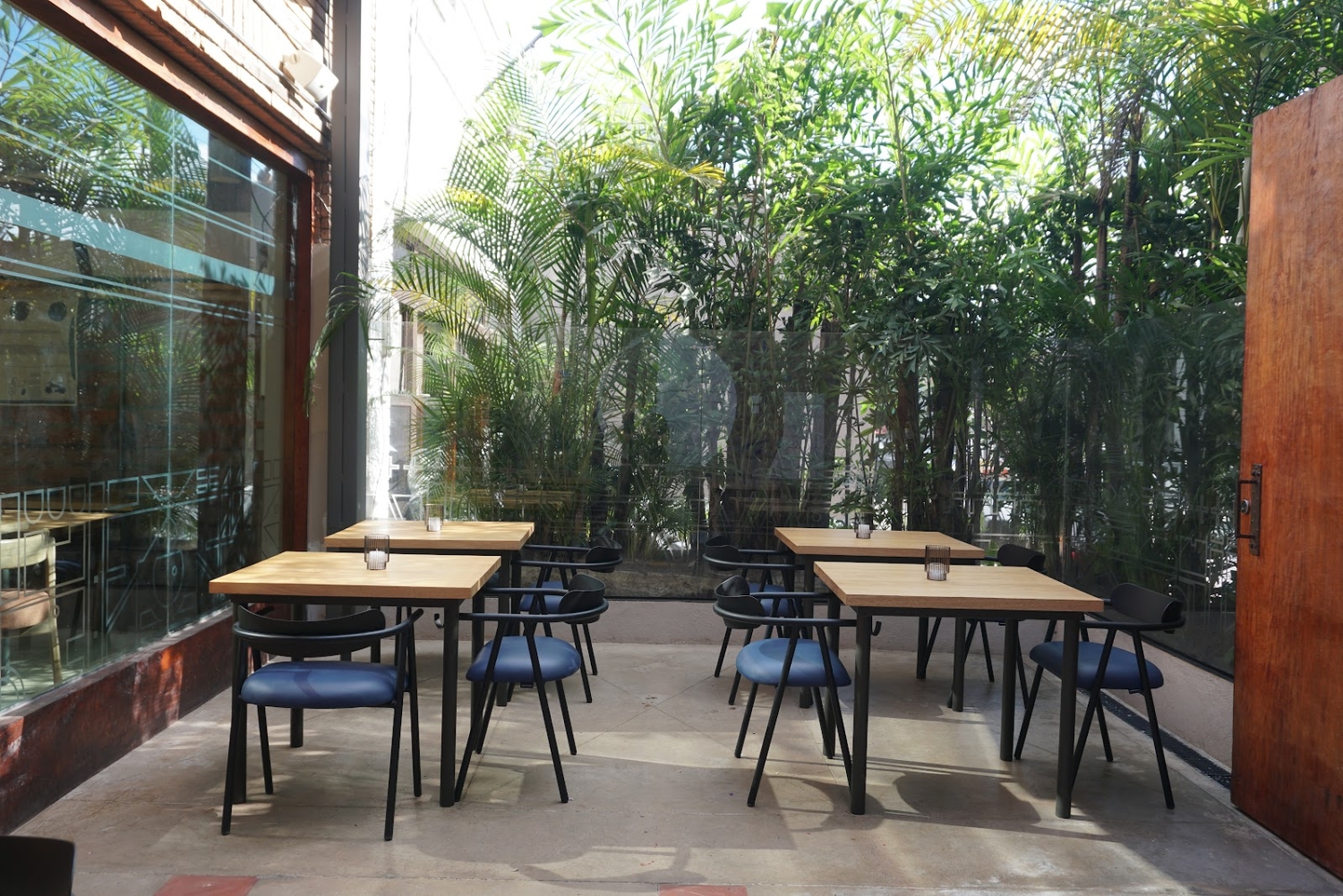 Zombra - Restaurante El Poblado Medellín