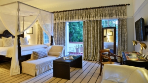 Honeymoon Suite Victoria Falls Hotel