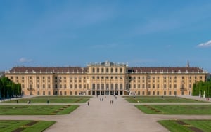 Schönbrunn Palace Guide 2025 – Vienna’s Imperial Gem