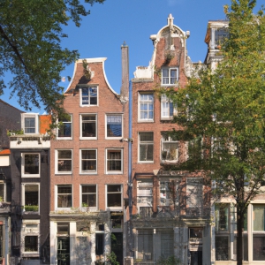 4. Jordaan District: Quaint Streets and Canals