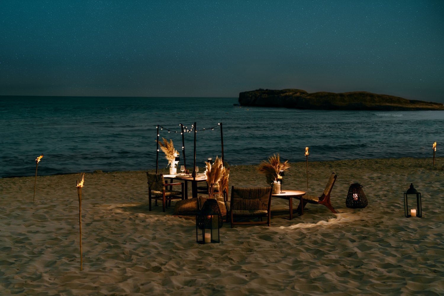 Private Dining by the beach at Isola Beach Bar