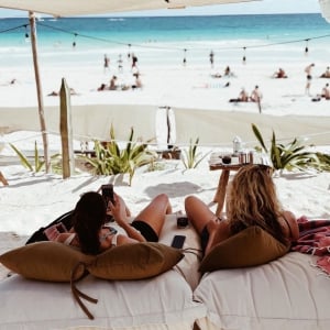 Access to restaurants and hotels inside the Tulum archaeological zone: what you should know before you go.