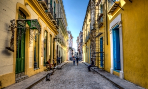 Architectural route in the city of portals