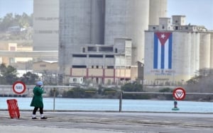 Cuba cierra el país al turismo
