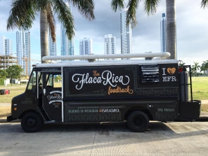 Esa Flaca Rica, hamburgers with Panamanian 'boom'