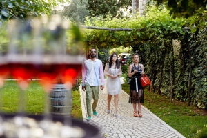 My Guide Team Arriving