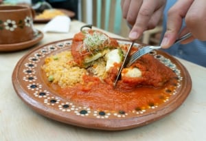 The best Chiles en Nogada in Cancun: Flor de Lis Restaurant