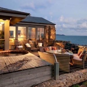 Top Tips for Buying and Selling Properties