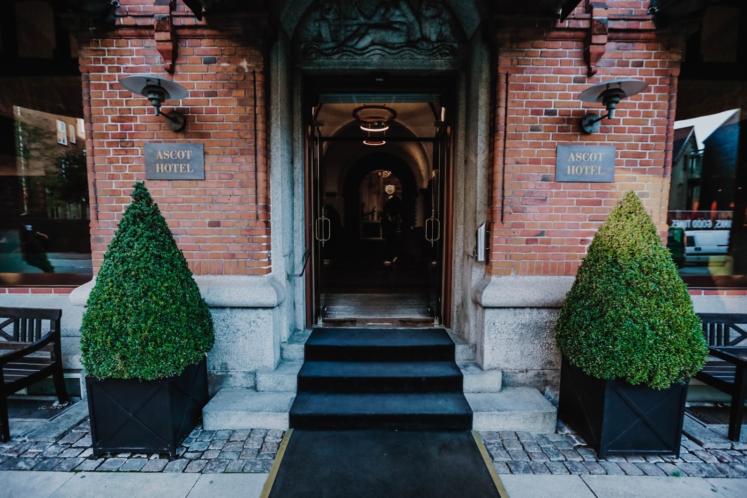 Ascot Hotel