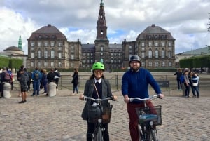 Copenhagen: 3-Hour Guided Bike Tour in the Historical City