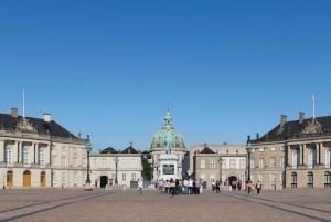 Copenhagen: Amalienborg Palace Museum Entry Ticket