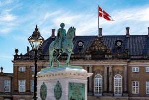 Copenhagen: Amalienborg Palace Museum Entry Ticket