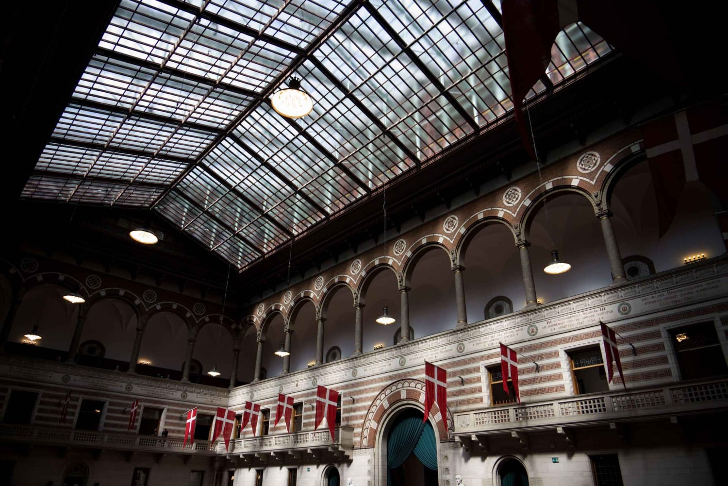 Kopenhagen: Kanalbootfahrt & Altstadt/Nyhavn Rundgang