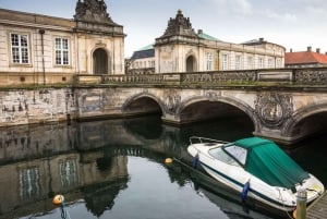 Kopenhagen: Kanalbootfahrt & Altstadt/Nyhavn Rundgang