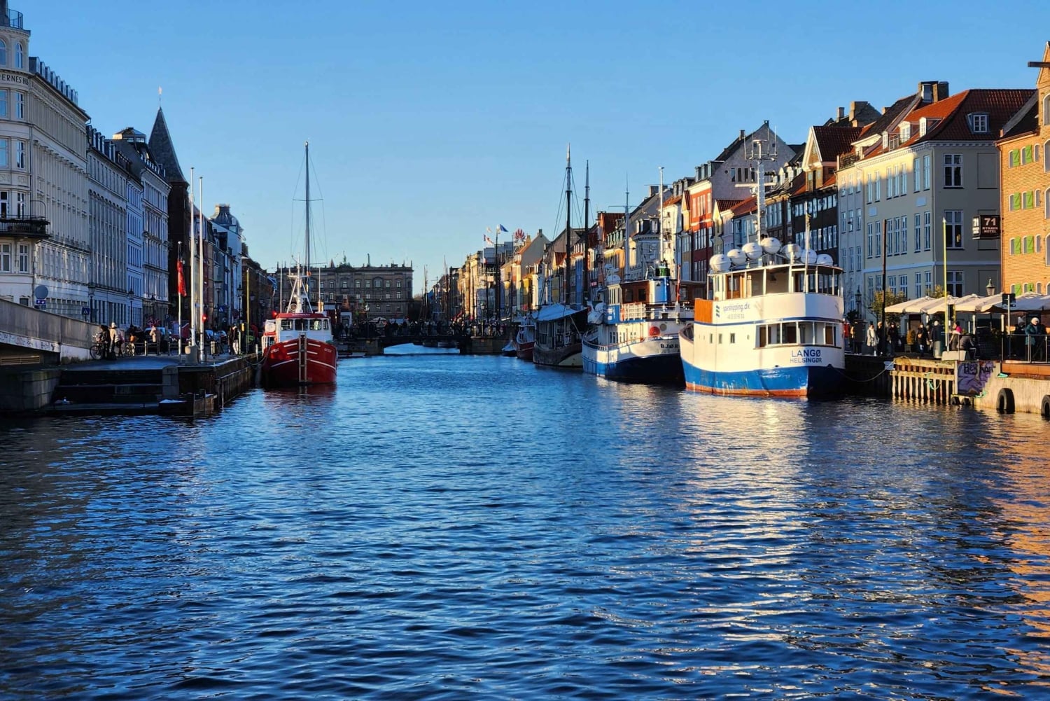 Copenhagen Combo: Walking Tour, Harbor Ferry & Royal Guards