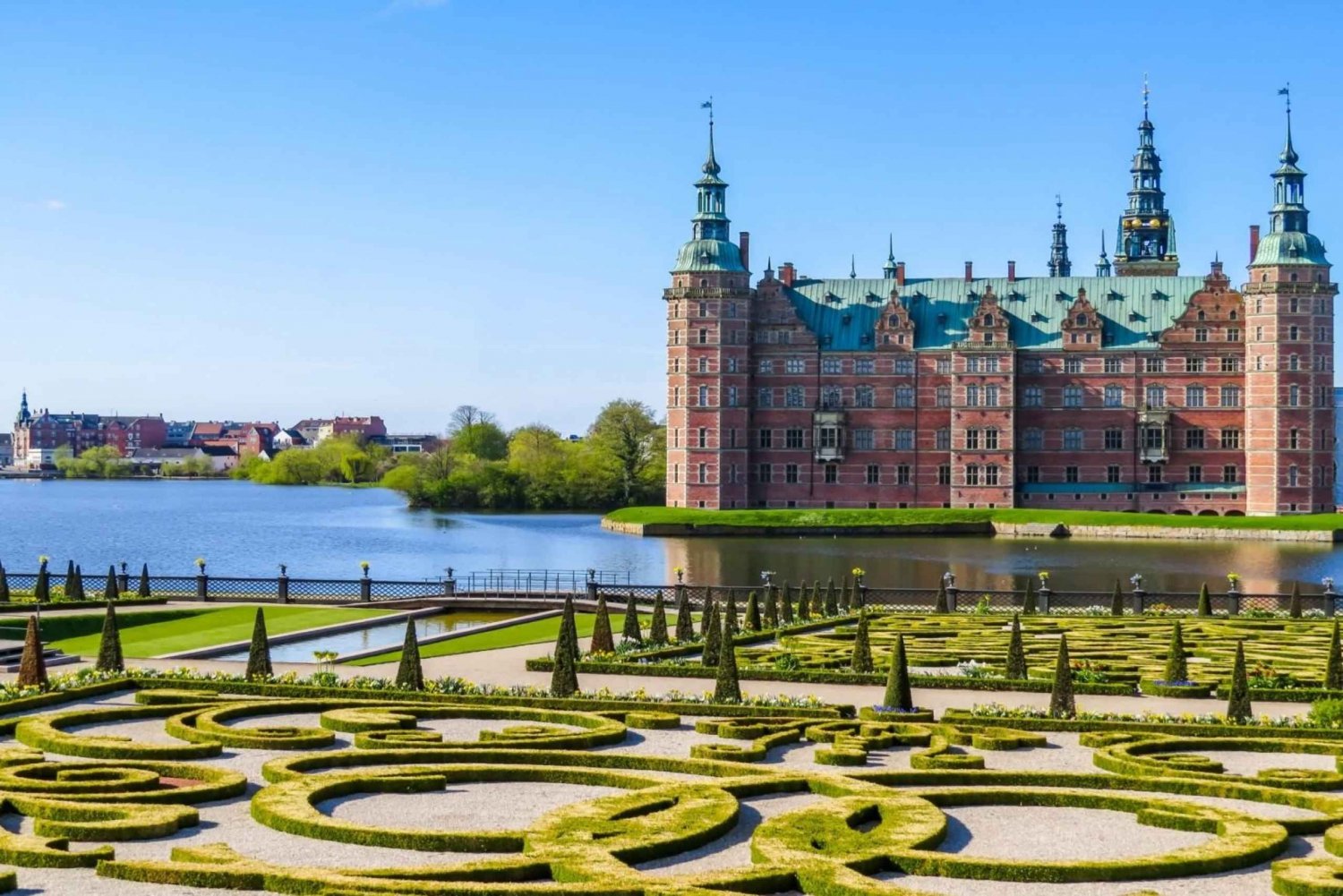 The Ultimate Spring Guide to Copenhagen: 10 Must-See Experiences