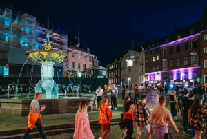 Copenhague: Fiesta guiada por pubs con 4 chupitos y 1 bebida
