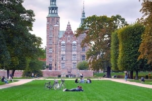 Copenhagen: Private Full-Day City Tour with Food Tastings