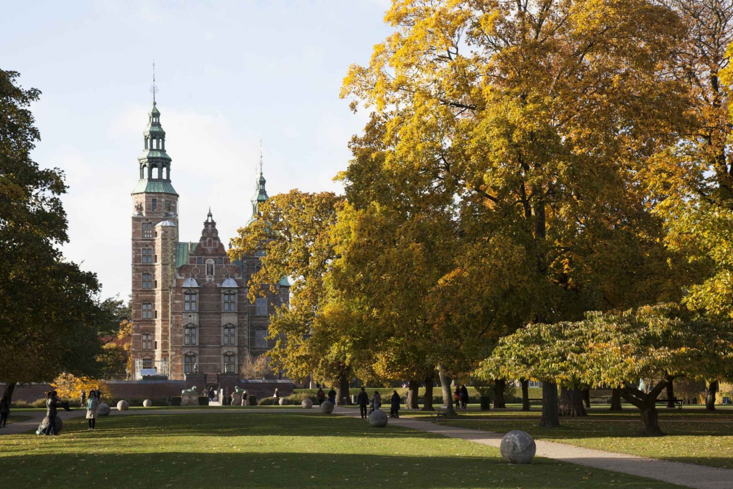 Copenhagen: Private Guided Walking Tour of Rosenborg Castle