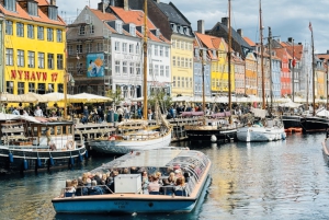 Copenhagen: Rosenborg Palace Tour & Canal Cruise