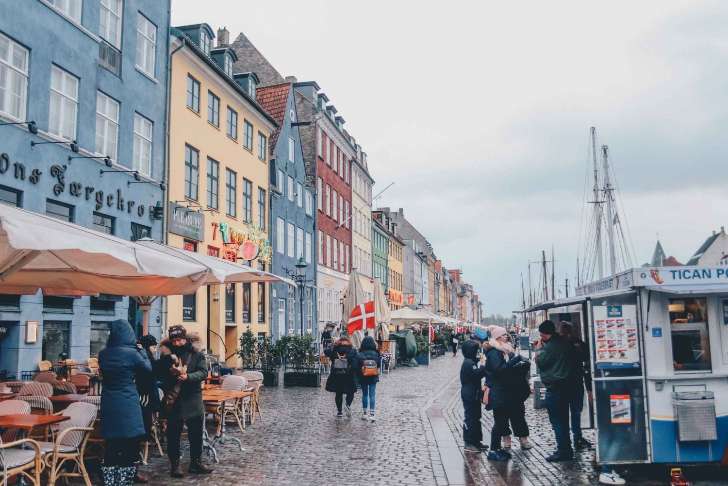 Copenhagen: City Highlights Walking Tour with a Local
