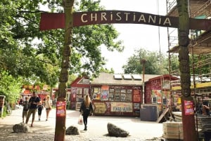 Copenaghen: Tour guidato a piedi di Christiania e Christianshavn