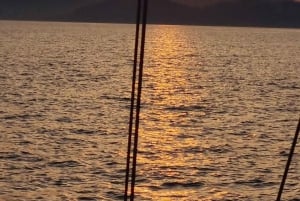 2 hours sunset sailing in a sailboat in Platja d'Aro