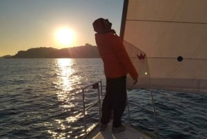 2 uur zeilen bij zonsondergang in een zeilboot in Platja d'Aro