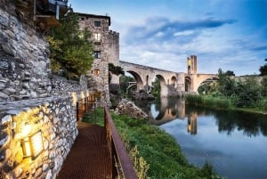 Barcelona: Besalú Dali and wine tour