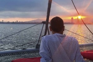 Croisière au coucher du soleil à Barcelone dans un catamaran de luxe