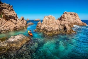 Barcelona: Kajakk, snorkling og klippehopp på Costa Brava med lunsj