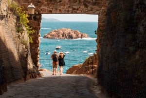 Barcelona: Tour en grupo reducido en kayak y snorkel por la Costa Brava